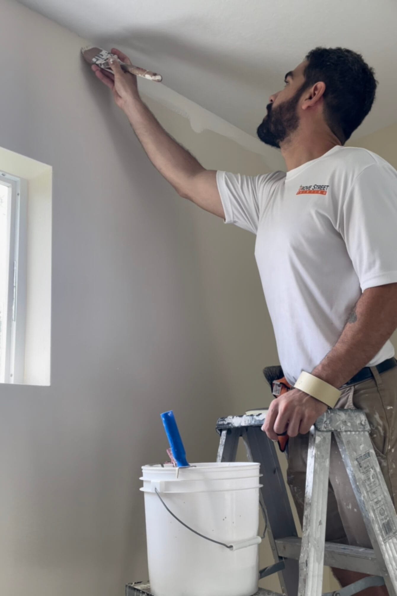 Desmond cutting in a wall